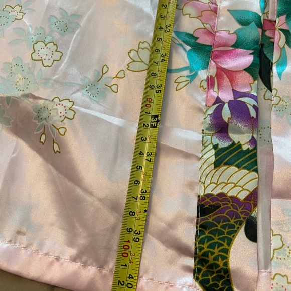 Robe - Picture 4 of 6